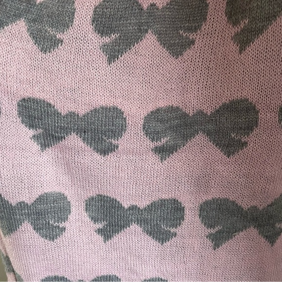 Charming Charlie Reversible Pink Grey Bow Infinity Scarf - Picture 9 of 10